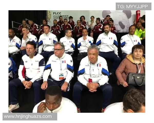 模特与足球明星的交集有哪些知名名字值得关注与讨论